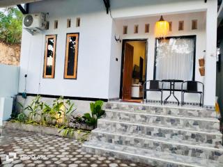 Kuta Surf Villa - 2