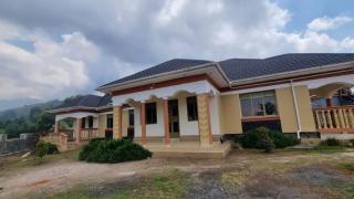 Kibugu Gorilla Homestay - 0