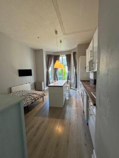 Apartment close to City Centre - Winchester - 4