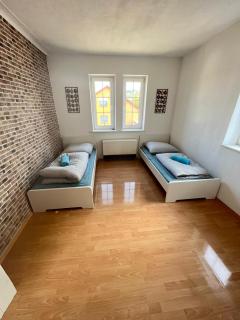 Monteurwohnung Erdgeschoss Birkenfeld - Karlsruhe 25min - Birkenfeld - 0