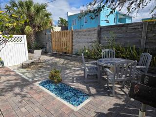 5239 Avenida Navarra in Village - Siesta Key - 9