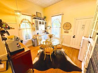 Circa 1900 - Historic - Romantic - Private - Pond - Fenced Yard - The Cottage at Chappell Hill - Chappell Hill - 7