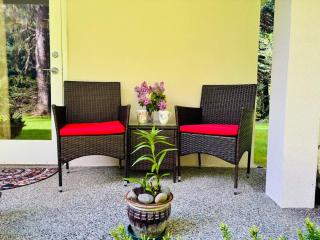Serene Riverfront Retreat - North Bend - 5