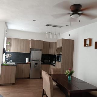 House half a block from the Cathedral - 7