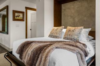 Coyote Bluff Estate - Somers - 4