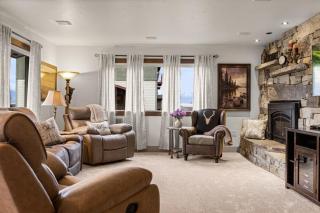 Coyote Bluff Estate - Somers - 1