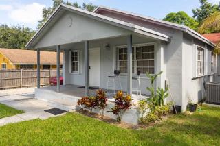 Charming 3BR Getaway - Central Miami Location - 0