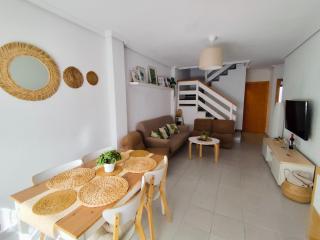 Chalet Margarita Comfort with AC, WiFi, and Private Patio - Los Alcázares - 6