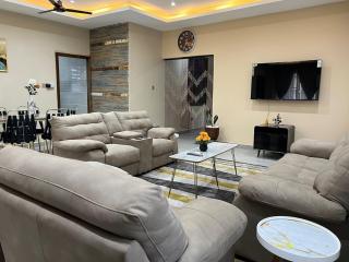 Cozy Lodgings and Vacation Homes in Accra - 0