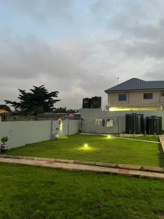 Cozy Lodgings and Vacation Homes in Accra - 5