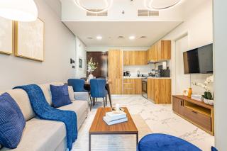 Full Canal Views - 5 min walk from ADGM, Cleveland & Galleria - Ideal for Corporate Guests & Business Professionals - Huge Balcony - 1