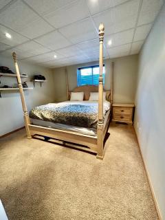 Spacious and beautiful lower Apartment - Chestermere - 7