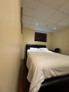 Spacious and beautiful lower Apartment - Chestermere - 5