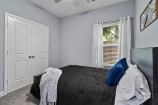 Cozy3BR 2BA Nr Downtown and Desires - 2