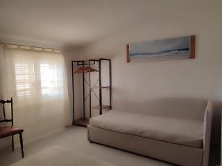 Family & Friends - Room 1 - Second Floor - shared bathroom - 1