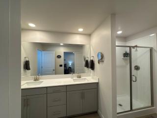 Great Location Sleeps 8 with 5 Beds and 3 Baths - South Jordan - 6