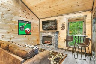 Smoky Ridge - Stunning Mountain Views, Hot Tub, Fire Pit, Gigabit Internet, Exceptional Cabin - 5