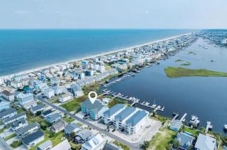 Reel Time Off NEW 3BR 3BA Pool Boat Slip Gear Walk to Beach - 5