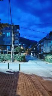 Digital nomad comfy apartment,foot mountain Vodno and Millennium Cross,19 Min by walk to Cener,free parking - Skopje - 9