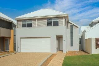 Marina Beach House- WIFI, AC in living rooms and upstairs - 4
