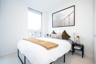 Modern Condo with AC Gym and Parking near Olympic Village for 5 - Vancouver - 5