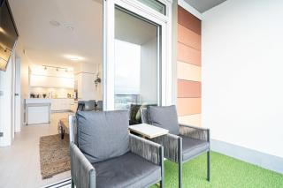 Modern Condo with AC Gym and Parking near Olympic Village for 5 - Vancouver - 3