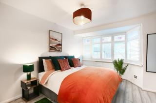 Insurance I Contractors I 2BR I Parking I Modern Stay I WiFi - 0