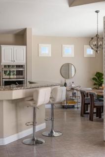 Palm Springs Villa Sunset Oasis Waterfront Golf Course Mountain Views EV Charger Private Pool Spa - 7