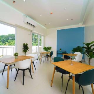 Berkeley Breeze Staycation - Silang - 2