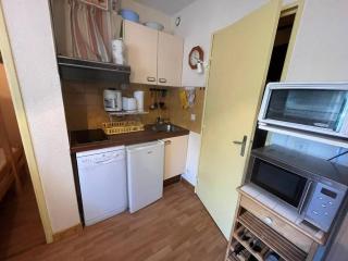 Studio cosy avec coin nuit aux Angles - FR-1-593-130 - 8