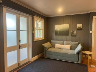 Windsor Retreat with City Views - 1