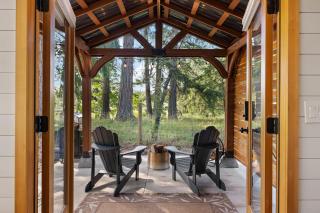 Eco Friendly Tiny Container Home Retreat - 0