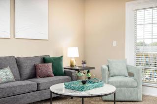 The New Albany Perch Top Floor Pet-friendly! - 4