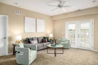 The New Albany Perch Top Floor Pet-friendly! - 7