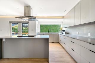 Luxury&Brand-new 3BD 2BTH House - Burnaby - 2