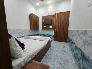 Shri Girraj Dham - 6