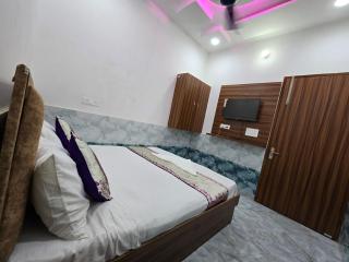 Shri Girraj Dham - 3