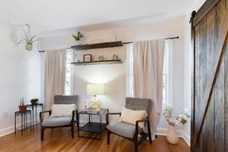 Luxury Bungalow Near Main W Hot-tub And Firepit - 8