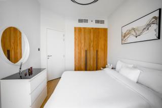 Canal View 1BR near Galleria Mall & Cleveland - 3