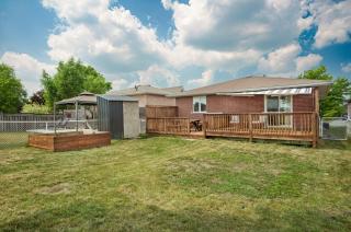 Cozy 5Bdrm Home Games, Parking, Close to Arena - 2