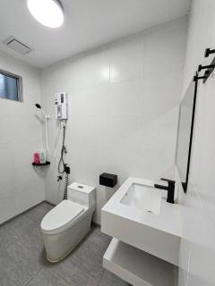 VV Rooms - Tawau - 8