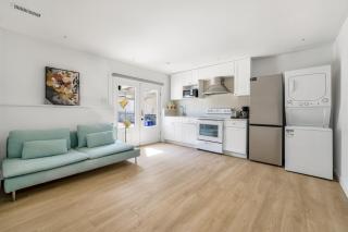 Luxury 1BD Cozy Retreat - 4