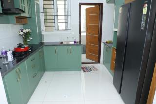 Room in a 3bhk - 8
