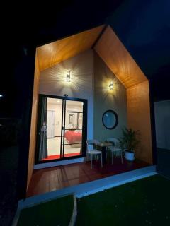 NICHA Cafe' & Resort - - 0