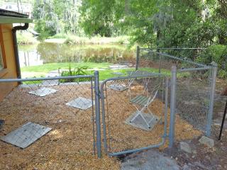 King Bed Creekfront Retreat in Jacksonville - 7