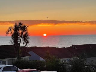 Spacious 3 Bed Seaview Retreat - Family-Friendly in Westward Ho! - 7