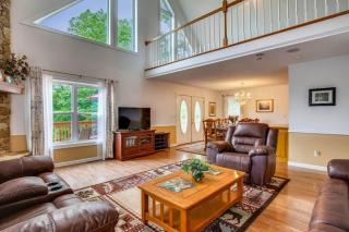 16 mi To DT Asheville, FP, Ping Pong, Air Hockey - 9