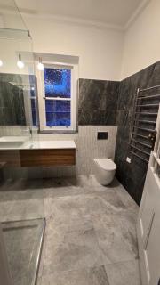 Spacious Art Deco 2 bedroom apartment in premium position - Melbourne - 9