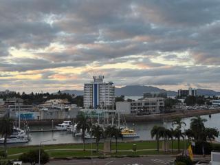 Marina View Apartment - 5