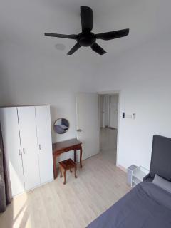 Comfy Room in High Floor! - 8